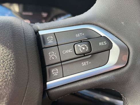 Used 2026 Jeep Compass Limited AWD/4WD image 16