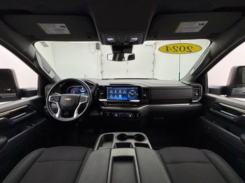 Used 2024 Chevrolet Silverado 2500 LT w/ Convenience Package image 48
