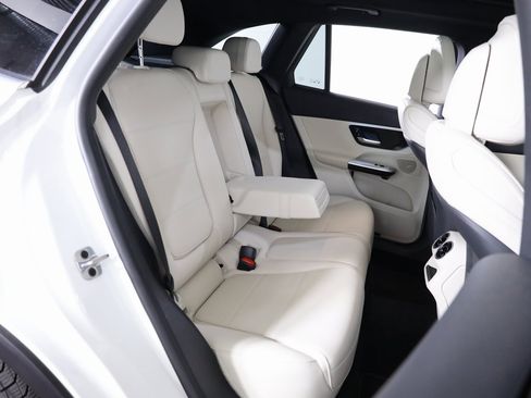 Certified 2025 Mercedes-Benz GLC 300 GLC 300 image 40