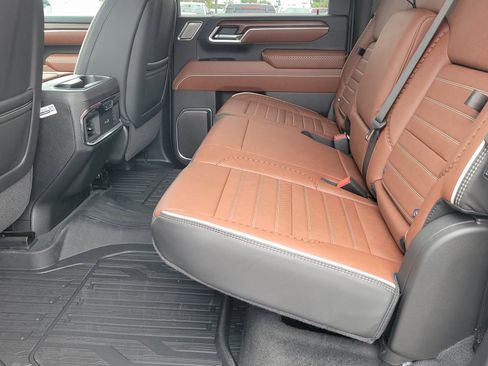 New 2025 GMC Sierra 3500 Denali Ultimate image 10