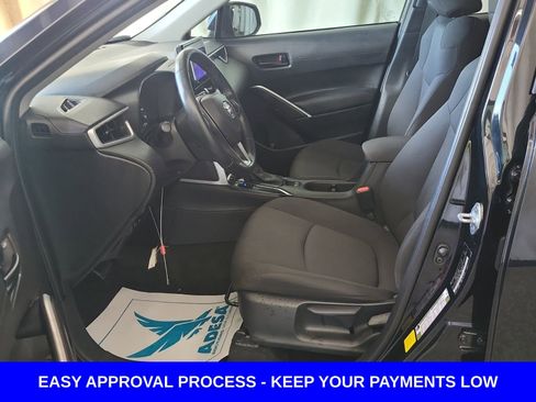 Used 2024 Toyota Corolla Cross LE image 11