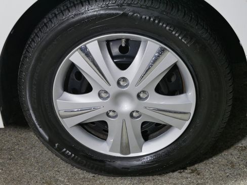 Used 2015 Toyota Corolla L image 15