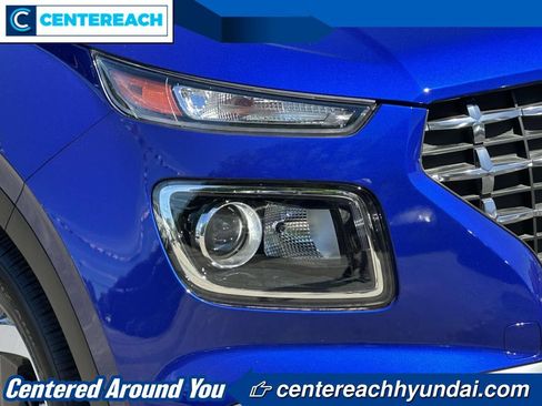 Used 2023 Hyundai Venue SEL FWD image 7