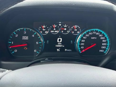 Used 2018 Chevrolet Suburban Premier AWD/4WD image 33