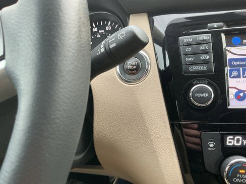 Used 2017 Nissan Rogue SV w/ Sun & Sound Touring Package image 24