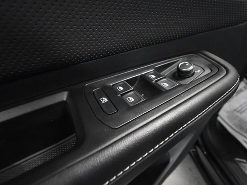 Used 2024 Volkswagen Atlas SE w/ Black Wheel Package image 5