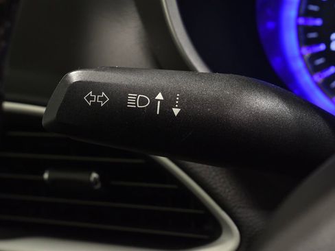 Used 2020 Chrysler Pacifica Touring-L Plus image 16