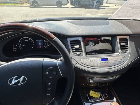 Used 2010 Hyundai Genesis 4.6 w/ Technology Pkg 5 RWD image 22