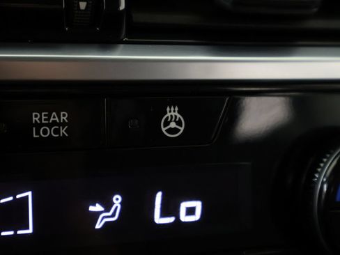 Used 2023 Nissan Pathfinder SL w/ Black Appearance Package AWD/4WD image 55