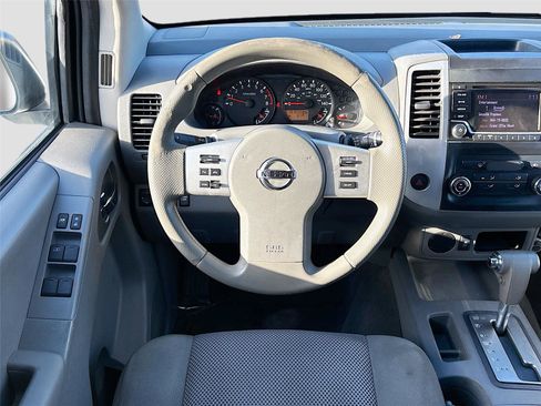 Used 2017 Nissan Frontier SV image 20