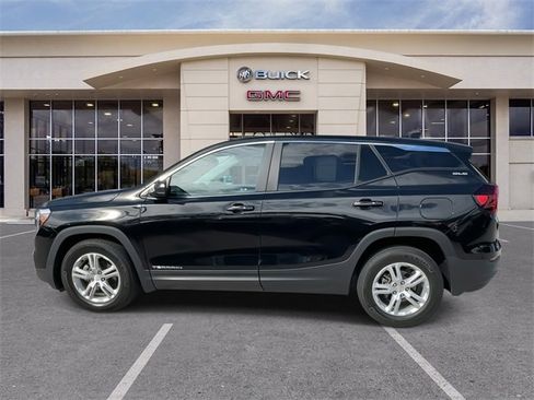 Used 2023 GMC Terrain SLE image 9