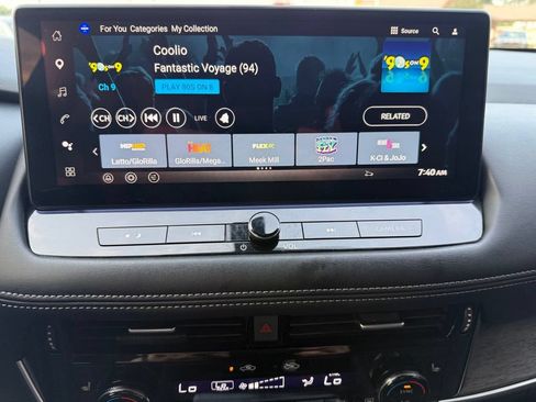Certified 2025 Nissan Rogue Platinum w/ Tech Package FWD image 16