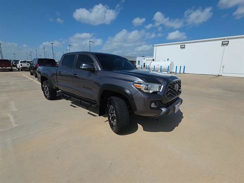 Used 2020 Toyota Tacoma TRD Off-Road w/ Advanced Technology Package AWD/4WD image 4