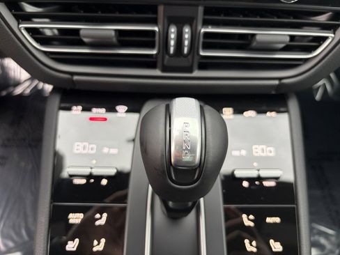Certified 2026 Porsche Macan Turbo AWD/4WD image 25