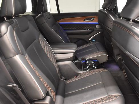 Used 2024 Jeep Grand Cherokee L Summit AWD/4WD image 17