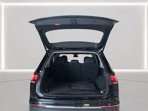 Certified 2024 Volkswagen Tiguan SE AWD/4WD image 32