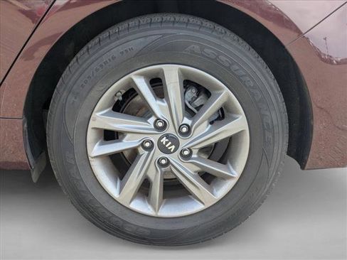 Used 2020 Kia Optima LX image 9