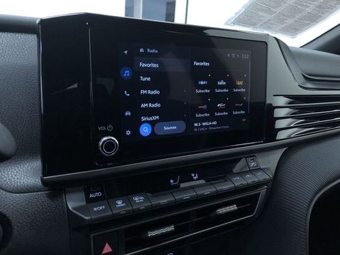 Certified 2025 Toyota Camry SE image 21