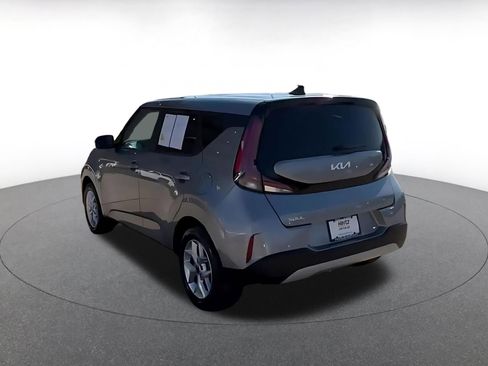 Used 2025 Kia Soul LX w/ LX Technology Package image 10