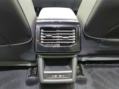 Used 2025 Volkswagen ID.4 Pro image 39