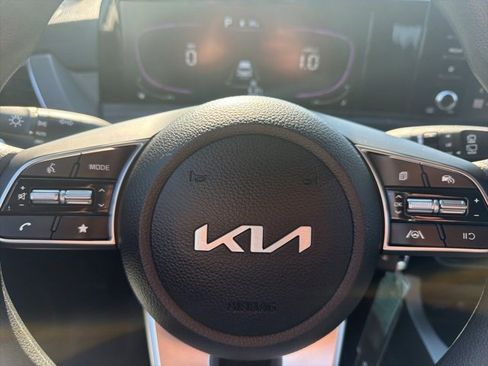 Used 2024 Kia Seltos LX image 18