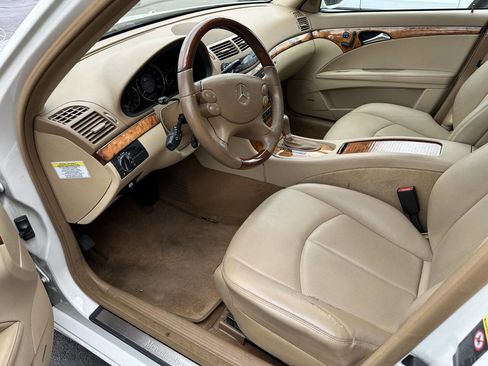 Used 2009 Mercedes-Benz E 350 4MATIC Wagon image 24