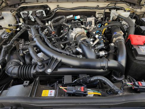 Used 2025 Ford Bronco Badlands AWD/4WD image 32
