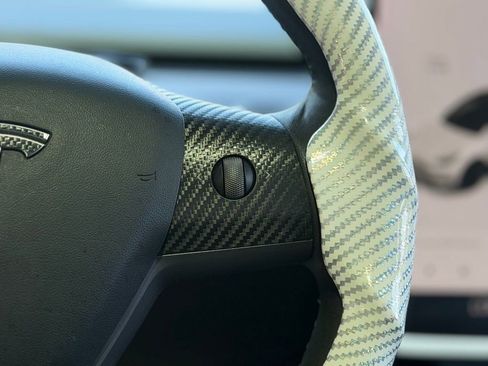 Used 2022 Tesla Model Y Performance image 40