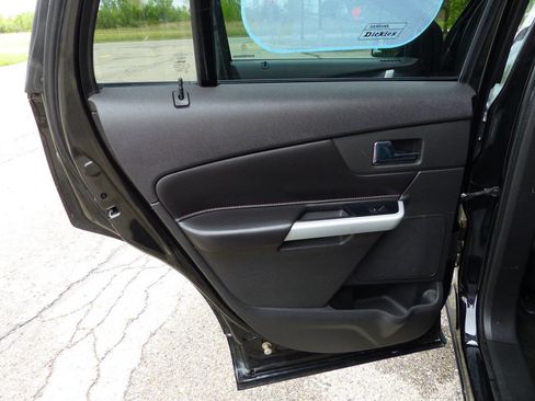 Used 2014 Ford Edge SEL image 34