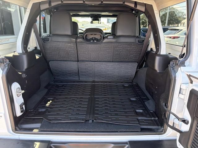 Used 2024 Jeep Wrangler Unlimited Sahara w/ Safety Group AWD/4WD image 10