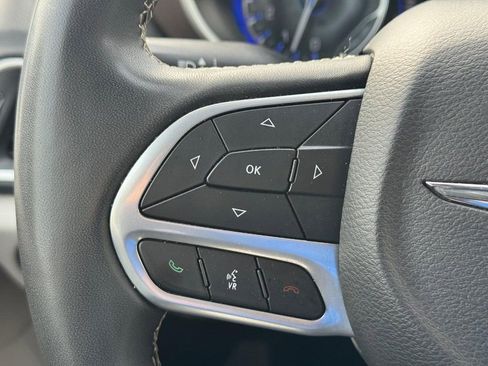 Used 2023 Chrysler Voyager LX FWD image 21