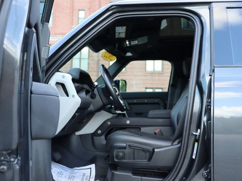 Used 2022 Land Rover Defender 110 S AWD/4WD image 12