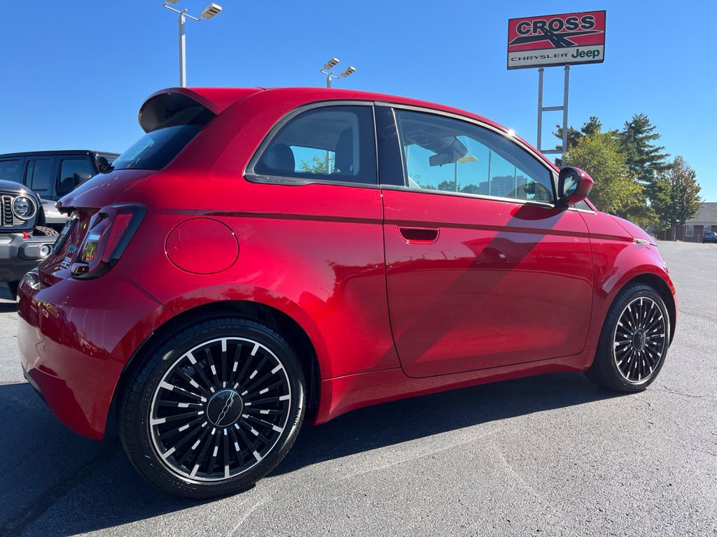 Used 2024 FIAT 500 e (RED) FWD image 37