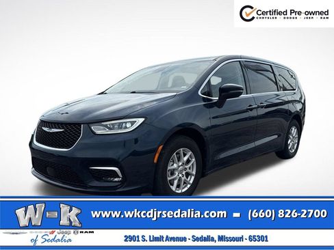 Certified 2023 Chrysler Pacifica Touring-L FWD image 11