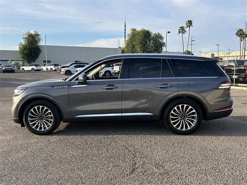 Used 2021 Lincoln Aviator Reserve w/ Elements Package Plus image 3
