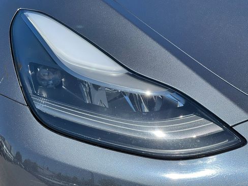Used 2023 Tesla Model Y Performance AWD/4WD image 9