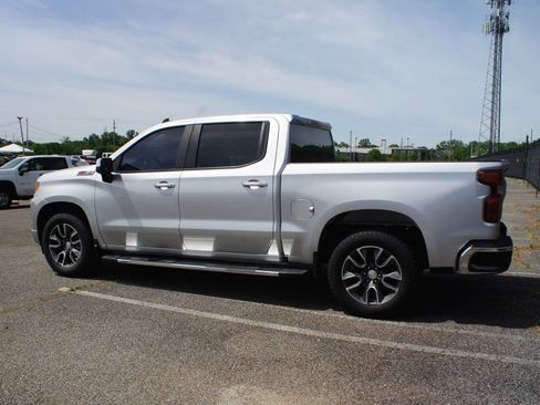 Used 2022 Chevrolet Silverado 1500 LT w/ Z71 Off-Road Package image 5