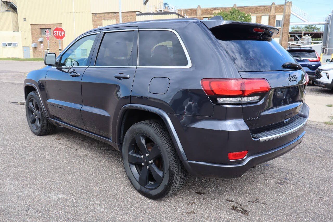 Used 2015 Jeep Grand Cherokee Altitude AWD/4WD image 4