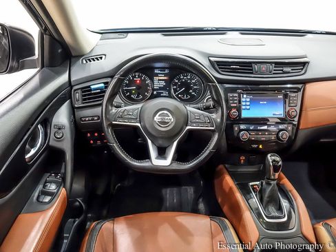 Used 2017 Nissan Rogue SL w/ SL Premium Package image 18