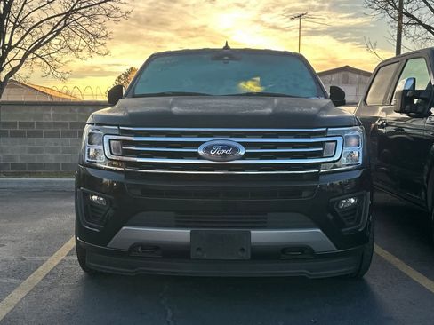 Used 2019 Ford Expedition XLT w/ Equipment Group 202A image 2