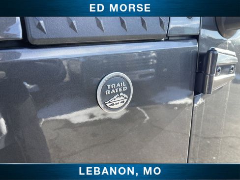 Used 2018 Jeep Wrangler Unlimited Sahara image 28