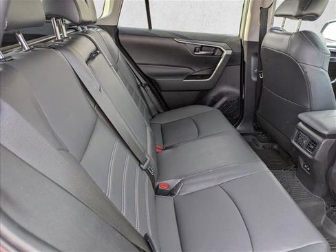 Used 2021 Toyota RAV4 XLE Premium image 29
