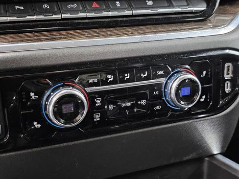 Used 2022 GMC Sierra 1500 Elevation w/ Elevation Premium Package image 18