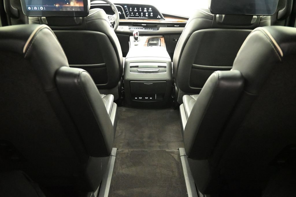 Used 2022 Cadillac Escalade Sport Platinum w/ LPO, ONYX Package AWD/4WD image 32