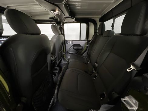Used 2022 Jeep Gladiator Willys image 24