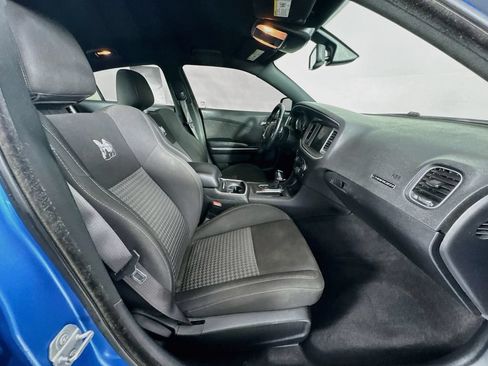 Used 2019 Dodge Charger Scat Pack RWD image 28