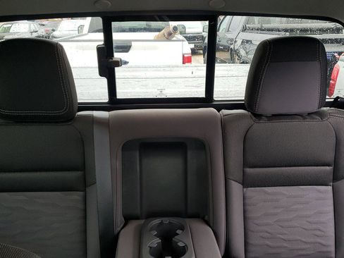 Used 2024 Nissan Frontier SV w/ SV Convenience Package image 16