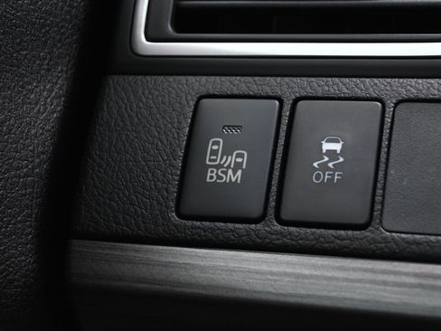 Used 2017 Toyota Camry XLE w/ Moonroof Package image 26