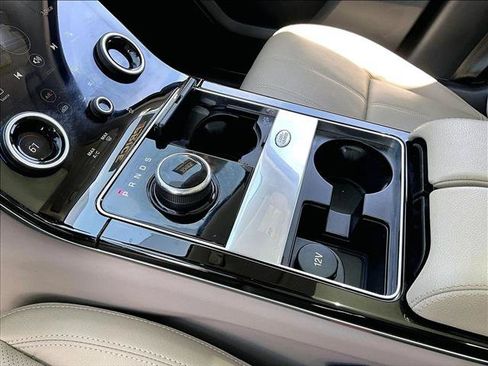 Used 2018 Land Rover Range Rover Velar S AWD/4WD image 15