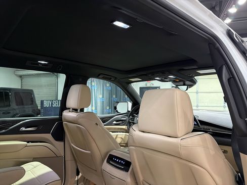 Used 2023 Cadillac Escalade Premium Luxury image 28